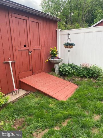 146 E MAIN ST, Adamstown, PA 19501