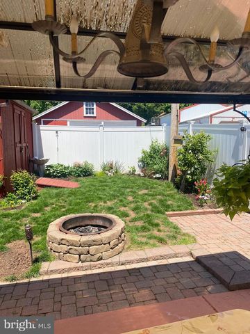 146 E MAIN ST, Adamstown, PA 19501