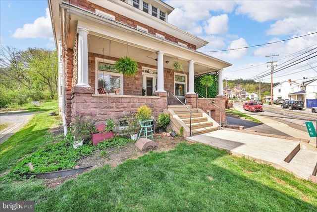 146 E MAIN ST, Adamstown, PA 19501