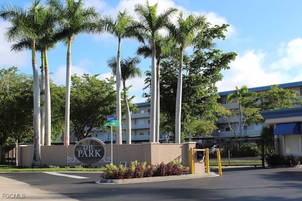 14931 Park Lake DR 104, Fort Myers, FL 33919