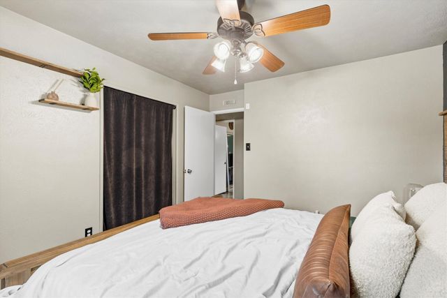 5044 Shannon Drive, The Colony, TX 75056