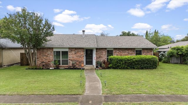 5044 Shannon Drive, The Colony, TX 75056