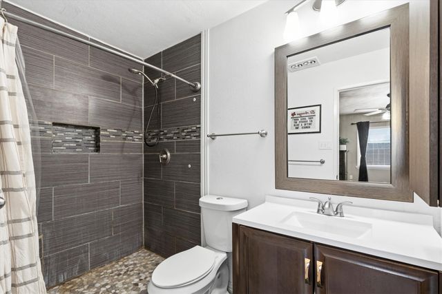 5044 Shannon Drive, The Colony, TX 75056