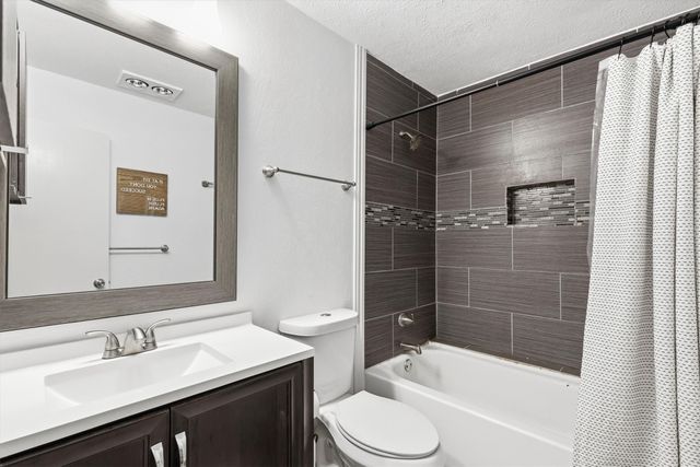 5044 Shannon Drive, The Colony, TX 75056