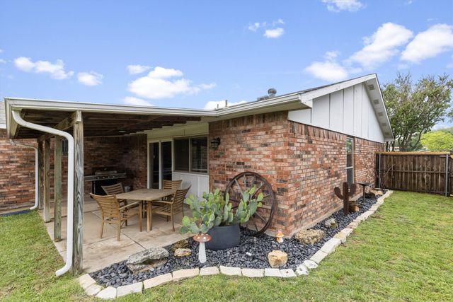 5044 Shannon Drive, The Colony, TX 75056