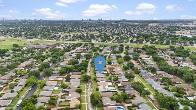 5044 Shannon Drive, The Colony, TX 75056
