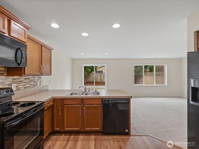 24036 SE 262nd Place, Maple Valley, WA 98038