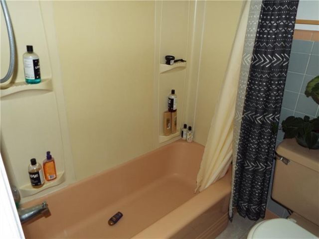 898 NE 39th St, Oakland Park, FL 33334