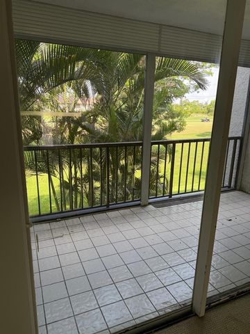4465 LUXEMBURG Court 204, Lake Worth, FL 33467