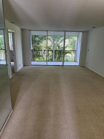 4465 LUXEMBURG Court 204, Lake Worth, FL 33467