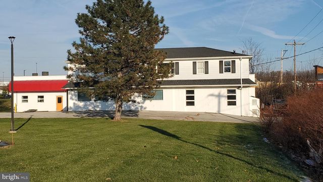 1475 CARLISLE RD, York, PA 17408