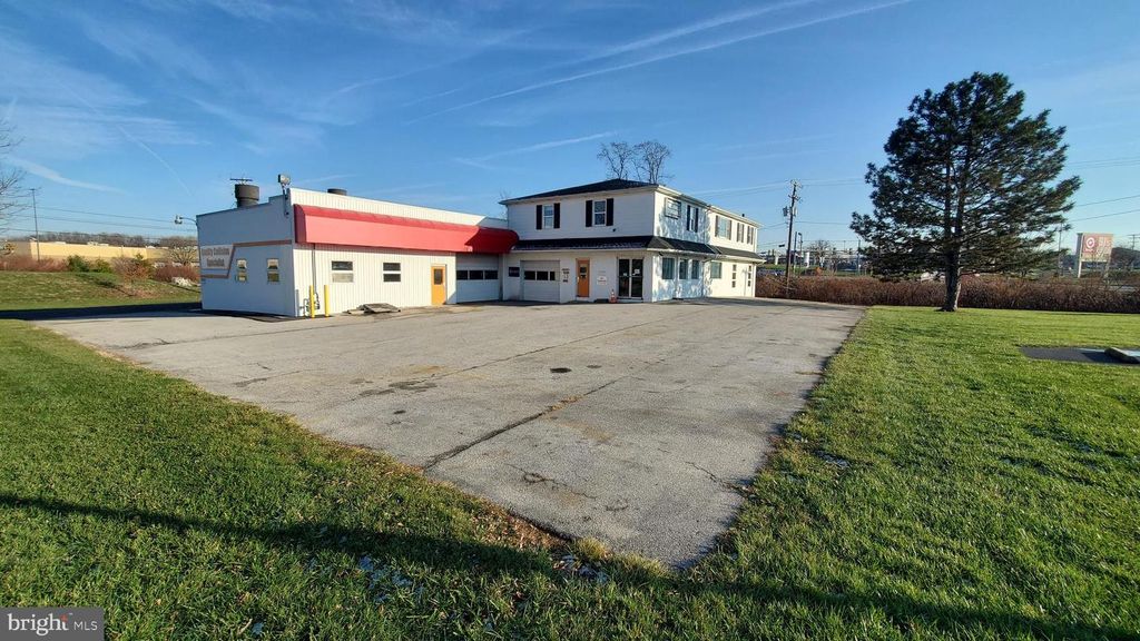 1475 CARLISLE RD, York, PA 17408
