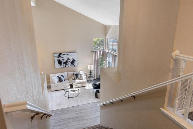 2318 Heron Ct, Rocklin, CA 95765