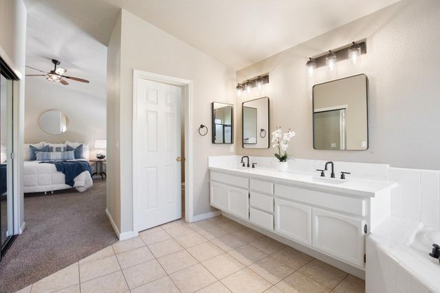 2318 Heron Ct, Rocklin, CA 95765