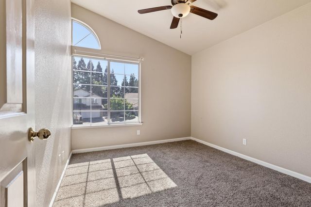 2318 Heron Ct, Rocklin, CA 95765