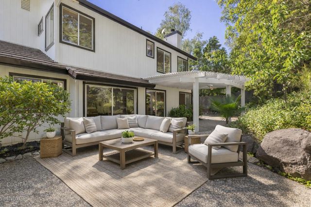 2318 Heron Ct, Rocklin, CA 95765