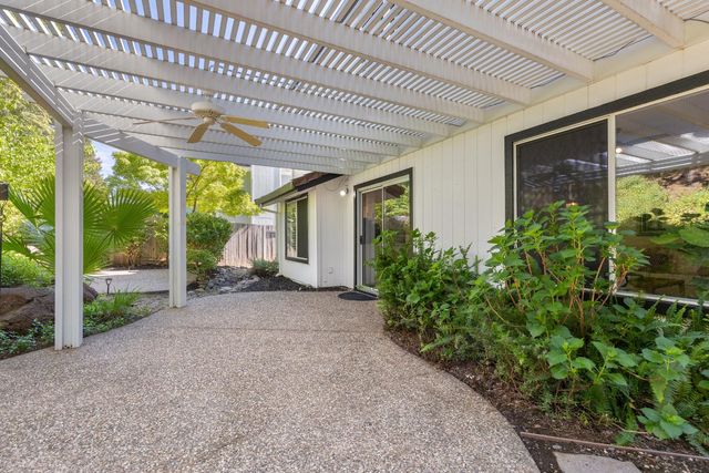 2318 Heron Ct, Rocklin, CA 95765