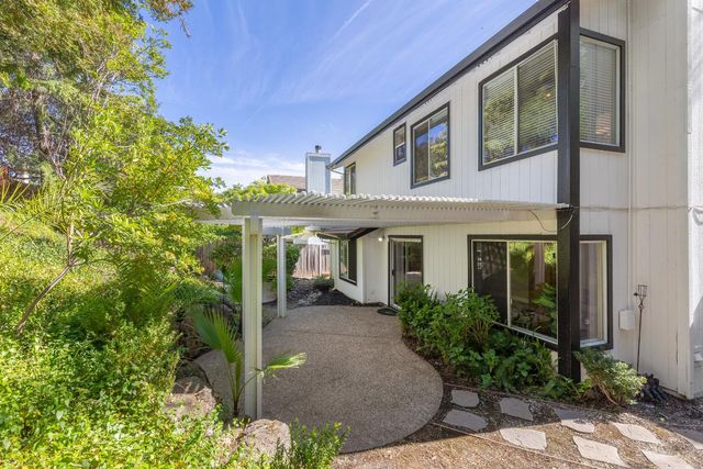 2318 Heron Ct, Rocklin, CA 95765