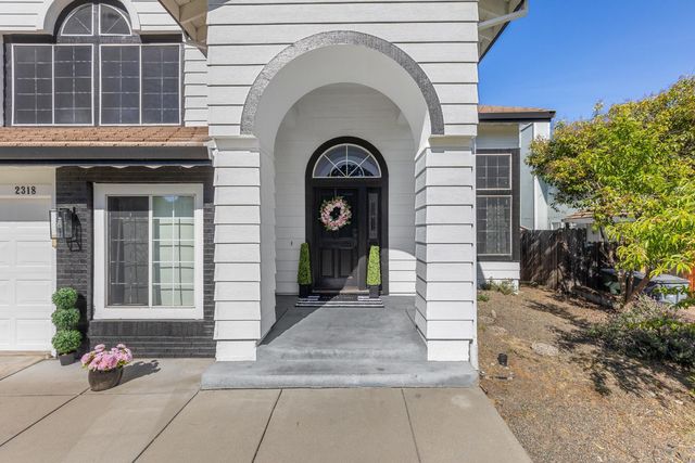 2318 Heron Ct, Rocklin, CA 95765