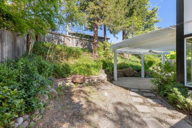 2318 Heron Ct, Rocklin, CA 95765