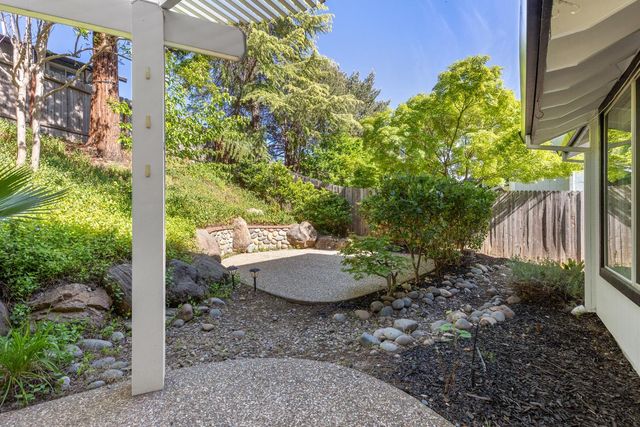 2318 Heron Ct, Rocklin, CA 95765