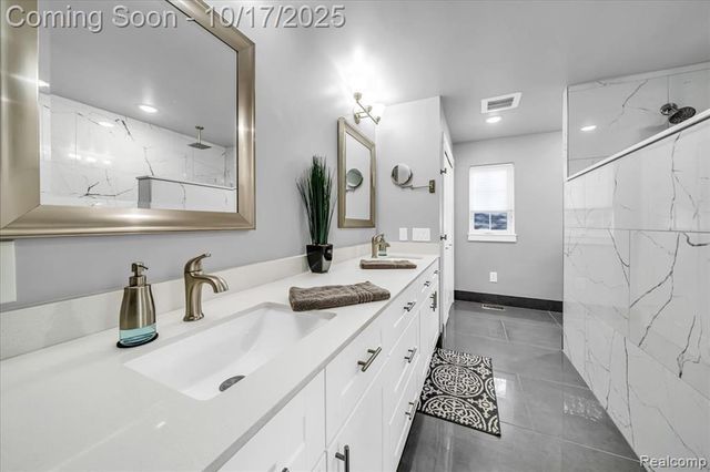 818 Longfellow Avenue, Royal Oak, MI 48067