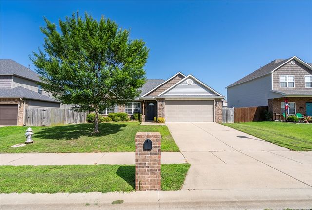 410 Driftwood Street, Lowell, AR 72745