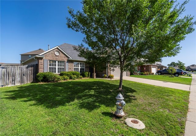 410 Driftwood Street, Lowell, AR 72745
