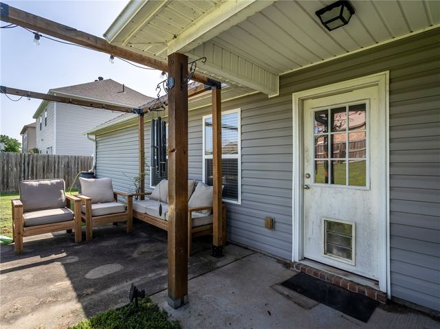 410 Driftwood Street, Lowell, AR 72745