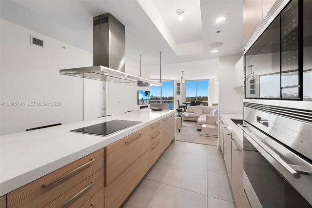 17111 Biscayne Blvd 606, North Miami Beach, FL 33160