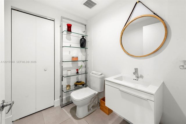 17111 Biscayne Blvd 606, North Miami Beach, FL 33160