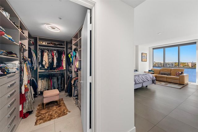 17111 Biscayne Blvd 606, North Miami Beach, FL 33160