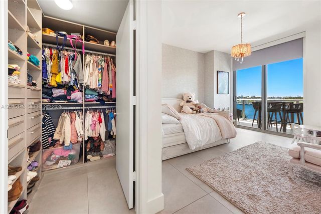 17111 Biscayne Blvd 606, North Miami Beach, FL 33160