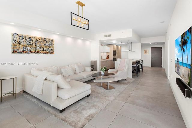 17111 Biscayne Blvd 606, North Miami Beach, FL 33160