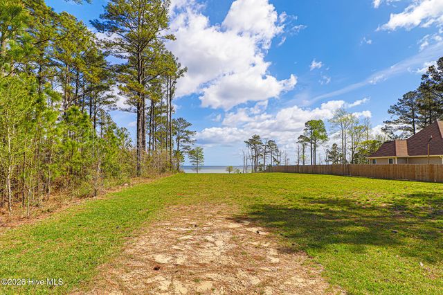 107 Cedarwood Drive, Havelock, NC 28532