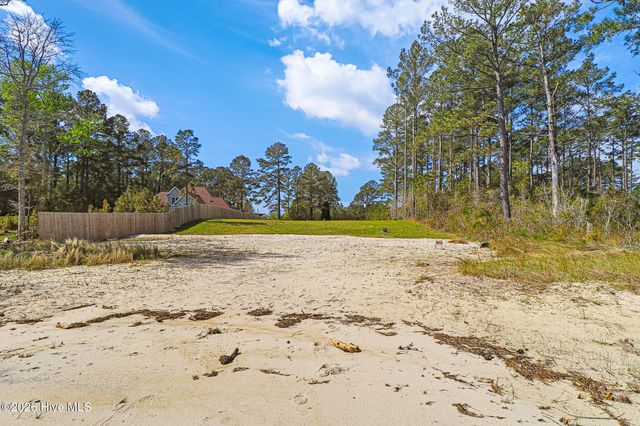 107 Cedarwood Drive, Havelock, NC 28532