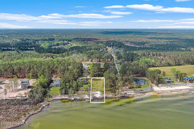 107 Cedarwood Drive, Havelock, NC 28532