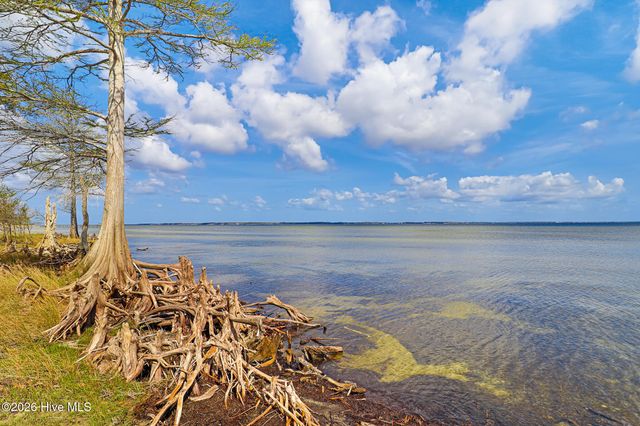 107 Cedarwood Drive, Havelock, NC 28532