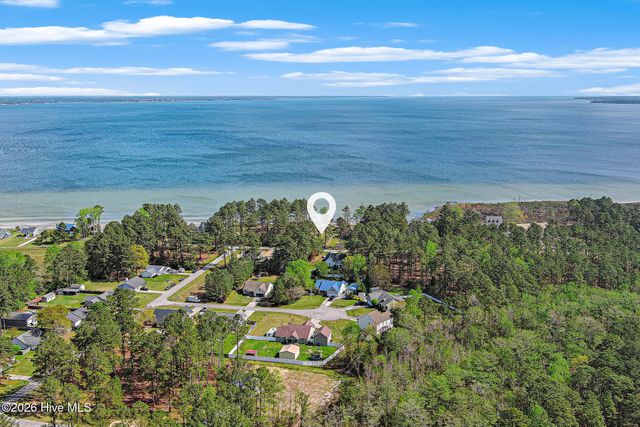 107 Cedarwood Drive, Havelock, NC 28532