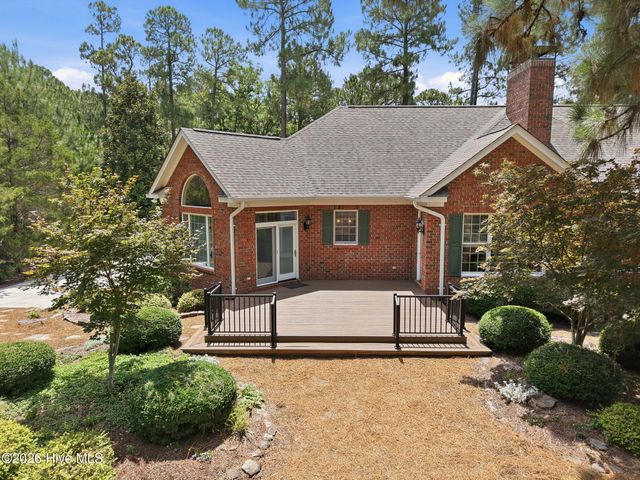 86 Pinewild Drive, Pinehurst, NC 28374