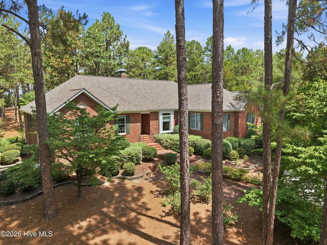 86 Pinewild Drive, Pinehurst, NC 28374