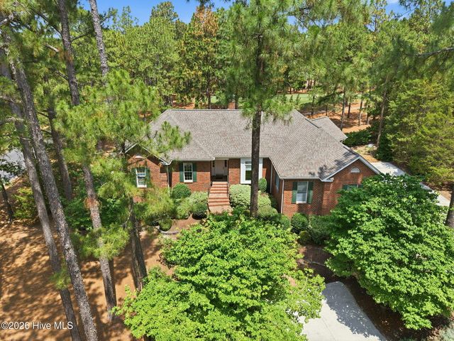 86 Pinewild Drive, Pinehurst, NC 28374