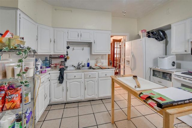 123 Moss Street, Highland Park, MI 48203