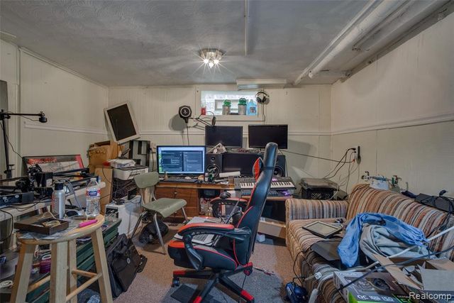 123 Moss Street, Highland Park, MI 48203