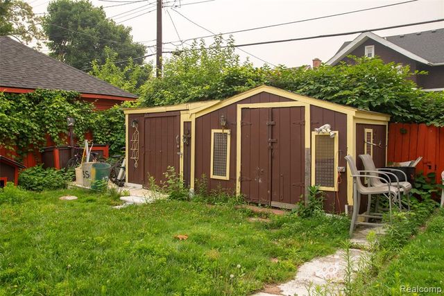 123 Moss Street, Highland Park, MI 48203