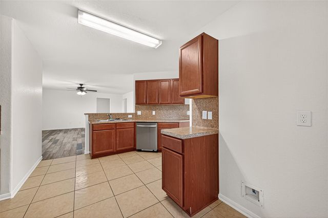 2107 Bishop Hollow Lane, Rosenberg, TX 77471