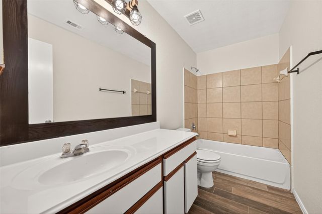 2107 Bishop Hollow Lane, Rosenberg, TX 77471