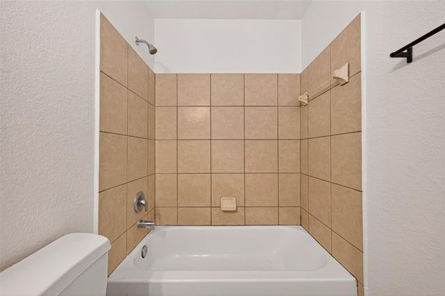2107 Bishop Hollow Lane, Rosenberg, TX 77471
