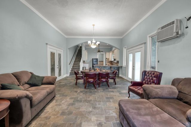 276 Walker Loop, Huntsville, TX 77340