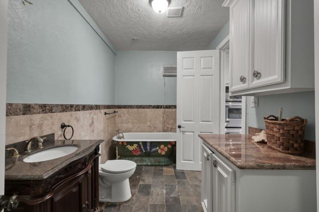 276 Walker Loop, Huntsville, TX 77340